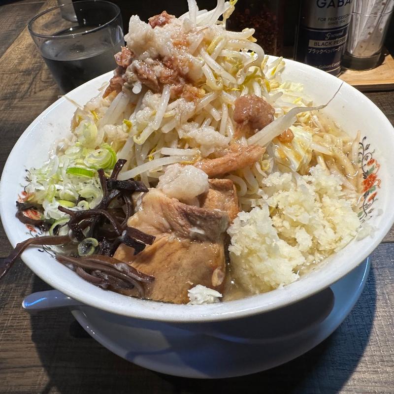 大ぶたラーメン野菜マシマシ肉マシ(北九州ぶた麺ヤドカリてます。)
