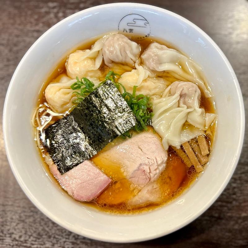 特製ワンタン麺 黒だし(八雲)