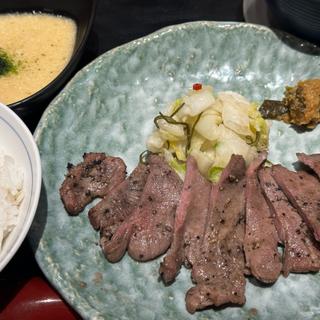 牛たんランチ➕とろろ(牛たん料理 大黒や ジョイナステラス二俣川店)
