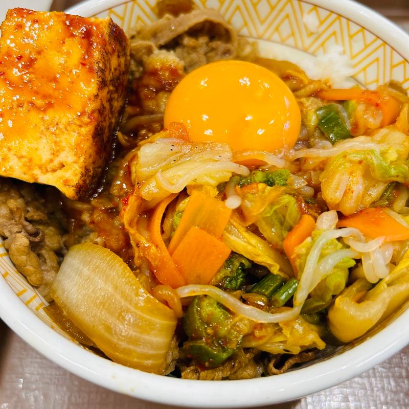 月見旨辛すきやき牛丼(すき家 梅田東店 )