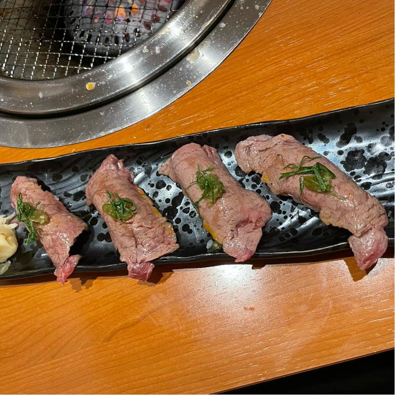 ローストビーフ寿司(焼肉串ひろ本舗)