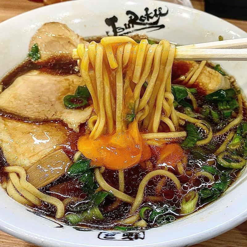 中華そば並み 肉増し 生玉子(麺屋 丈六)