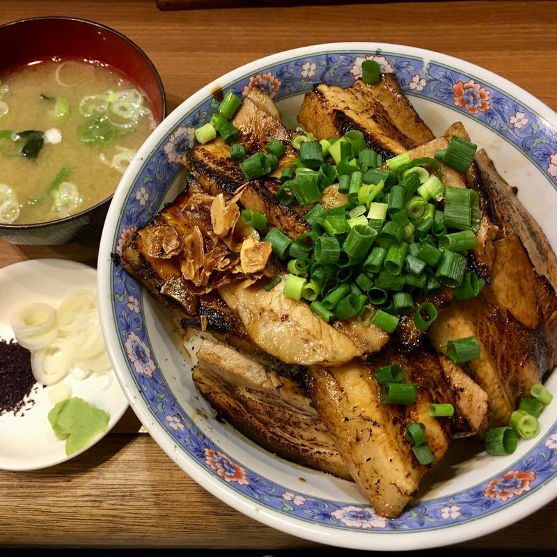 幸丼メガ盛り丼(丼ぶり屋幸丼 東京品川)