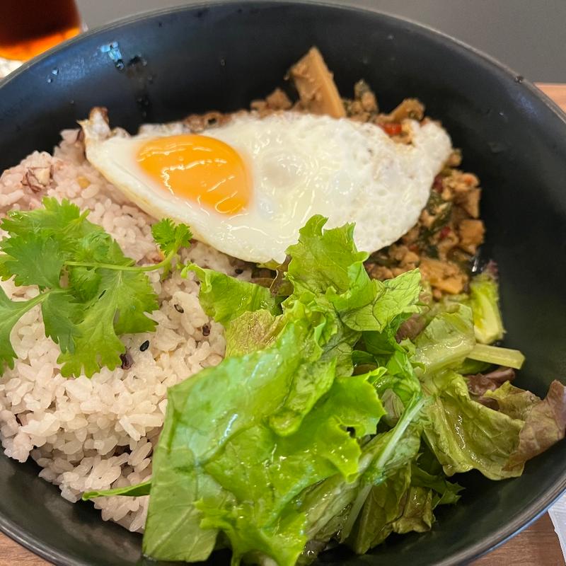 ガパオライス(STREAMER COFFEE WeWork Iceberg)