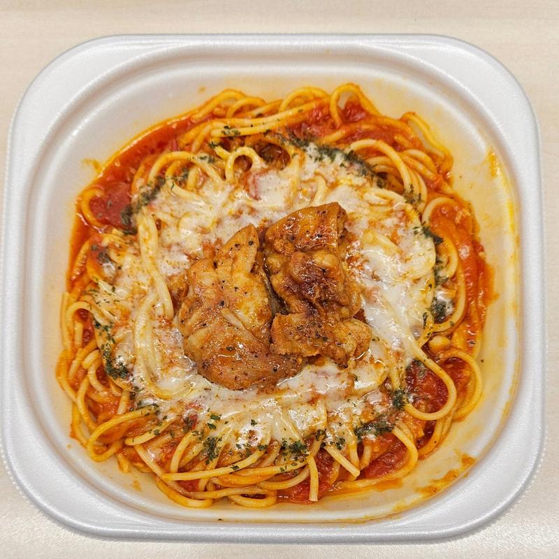 チキンのガーリックトマトソースパスタ(セブンイレブン 麹町駅前店)