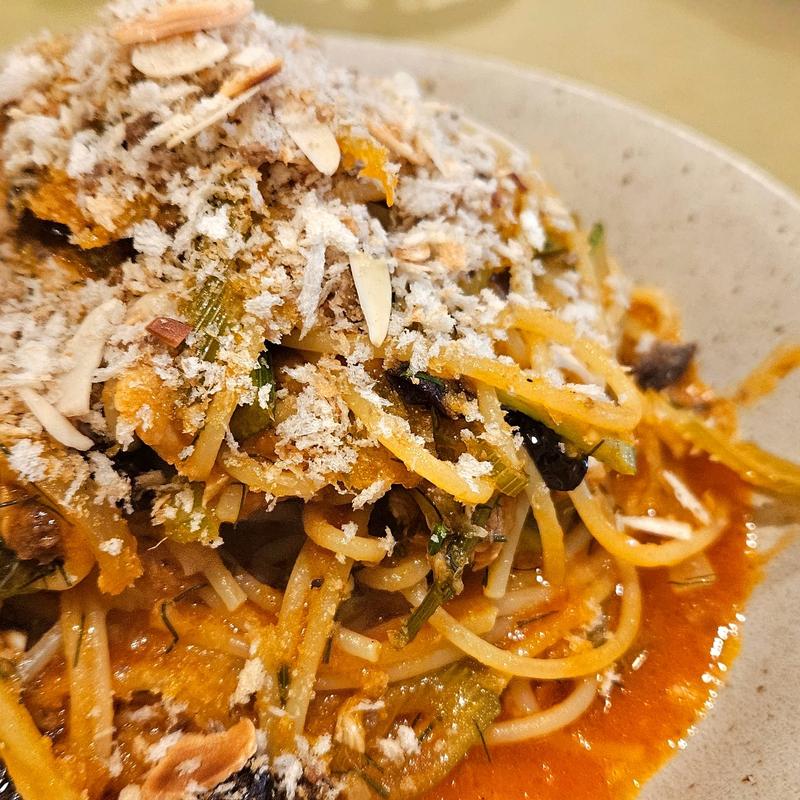 炙り〆鯖とウイキョウのスパゲッティーニ(No.1000-sen- ワインと料理のお店)