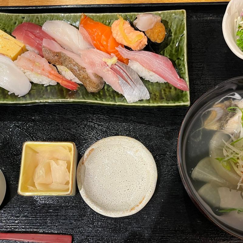 今日の 10貫ランチ(寿司と炉端焼 四季花まる 北口店)