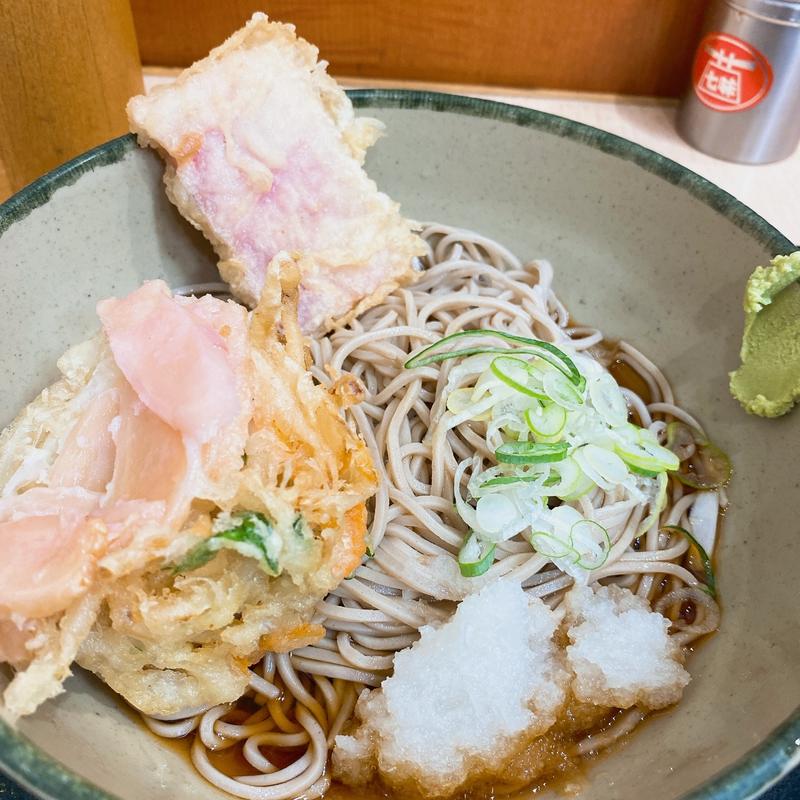 新生姜のミニかき揚げ天と厚切りベーコン天そば(箱根そば 豊洲店 )