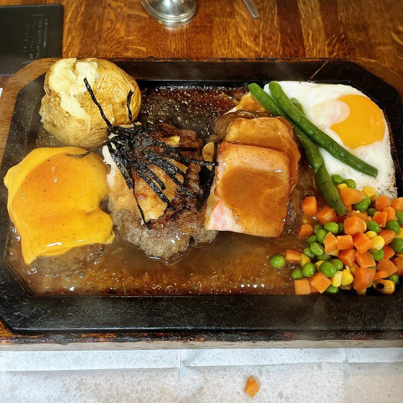 トリプルラッシュハンバーグ(ゴールドラッシュ 本店 )