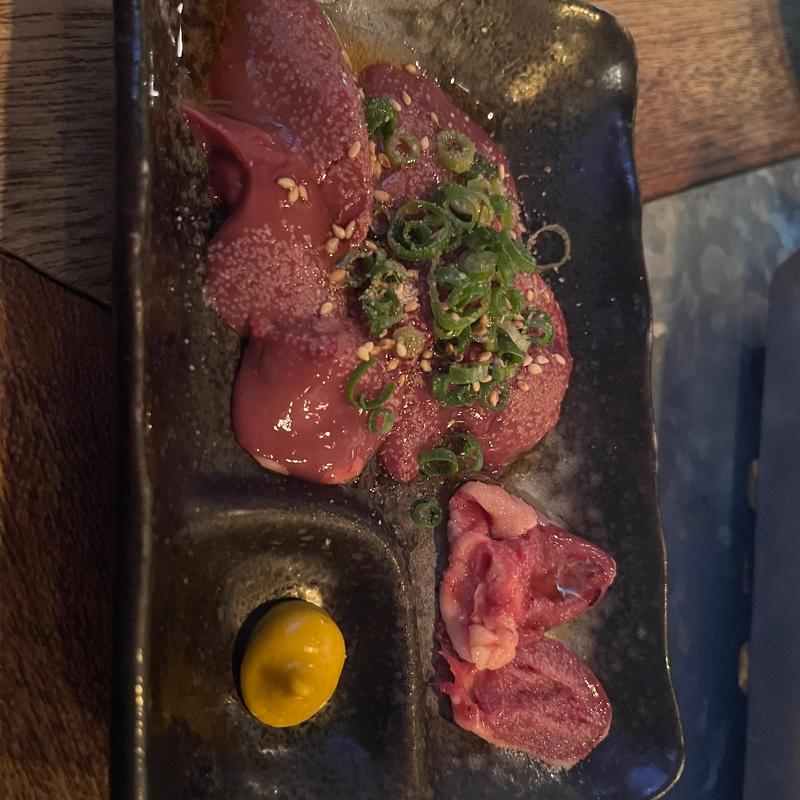 肝刺し(焼く鳥屋 おかもと 大正店)