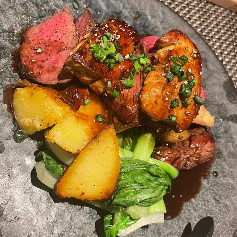 牛ステーキのフォアグラのポアレ(Wine 厨房 tamaya-ohyama （ワインチュウボウ タマヤオオヤマ）)