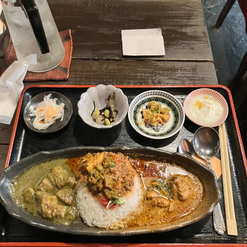 カレー膳 全盛り(旧ヤム邸 空堀店)