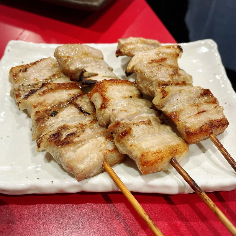 屋台の豚バラ串刺し(博多食堂)