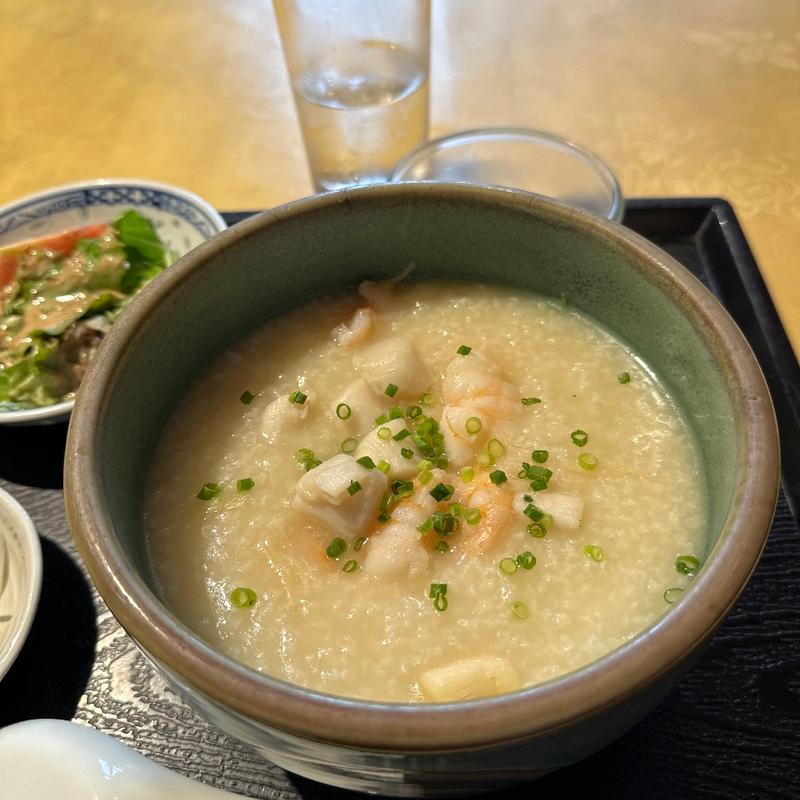海鮮粥(咸亨酒店 （カンキョウシュテン）)