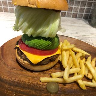 アボカドバーガー(burger＆CafeBar キューズ)