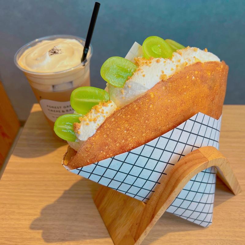 MUSCAT( FOREST GREEN CREPE&BAKE  枚方店)