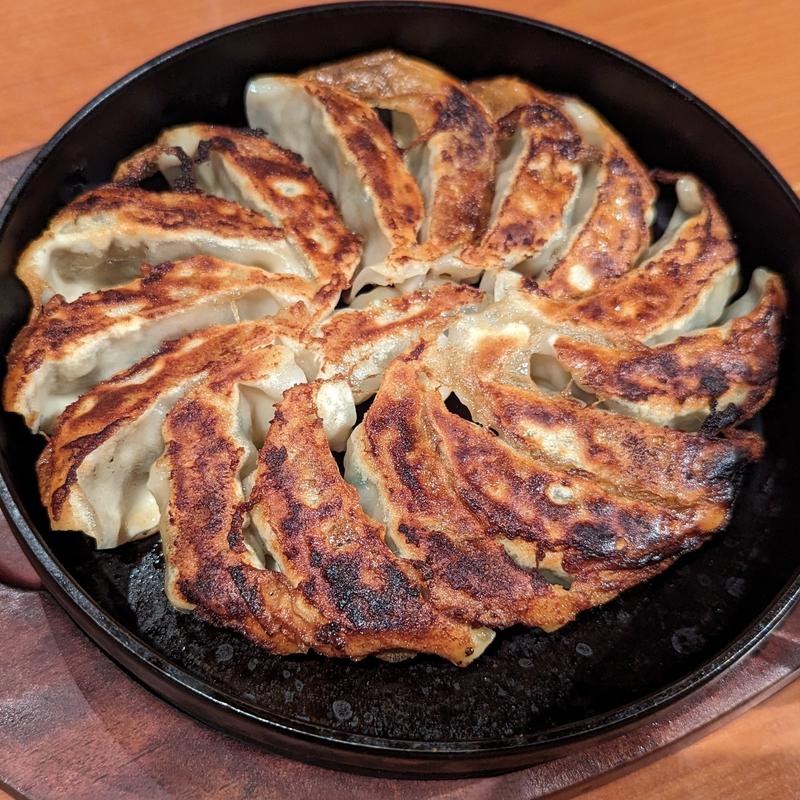 鉄鍋餃子　2人前(格安ビールと鉄鍋餃子 3・6・5酒場横浜南幸店)