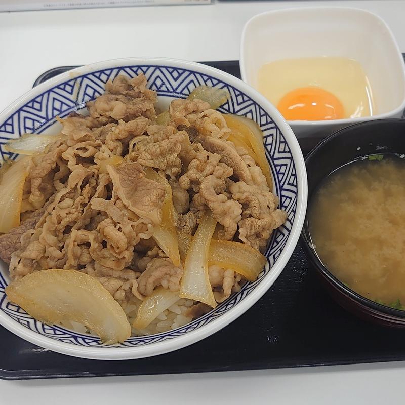 牛丼大盛＋みそ汁＋たまご(吉野家 ５０号線下館店 )