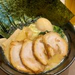 醤油豚骨特松壱家ラーメン（並）(横浜家系ラーメン松壱家 平塚店)