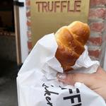 白トリュフの塩パン(Truffle BAKERY 広尾店)