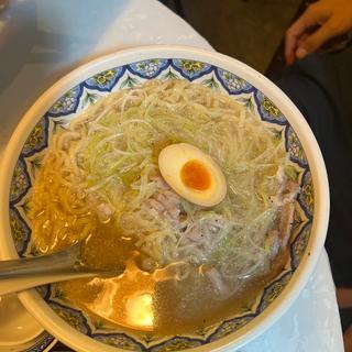 豚肉スープのこくネギラーメン(揚州商人 横浜スタジアム前店)