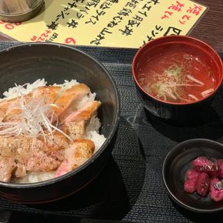 ホエイ豚ハラミ丼(四文屋 北2条店 )