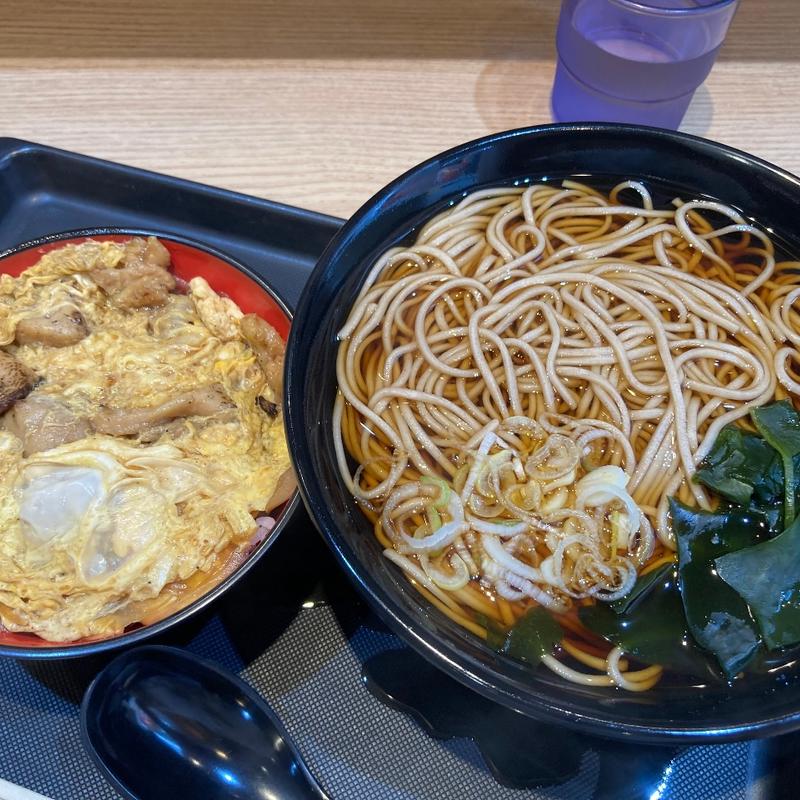 炭火焼き鳥丼セット(名代 富士そば 代々木店 （ふじそば）)