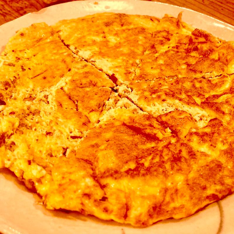 ピリ辛ひき肉入り玉子焼き(ISOBE HOUSE)