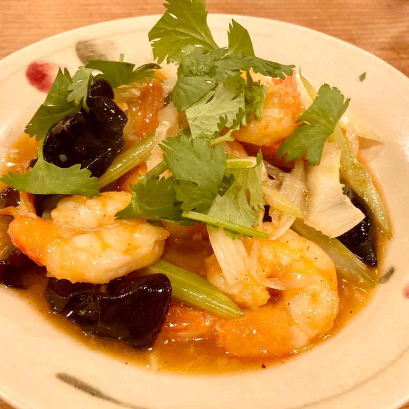 海老とセロリ ピリ辛レモングラス風味炒め(ISOBE HOUSE)