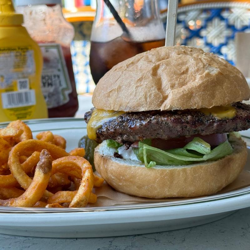 アルマンドチーズバーガー　ビッグ(ハンバーガー＆カフェ ARMANDO)