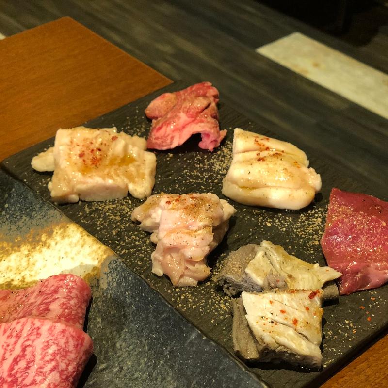 牛もつ六種(三軒茶屋 焼肉さかもと)