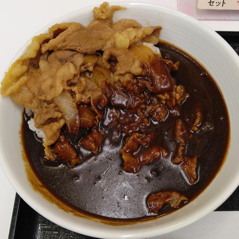 肉だく牛黒カレー(吉野家 仙台駅西口店)