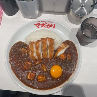 カツタマ麻婆カレー(マボカリ 新宿西口店)