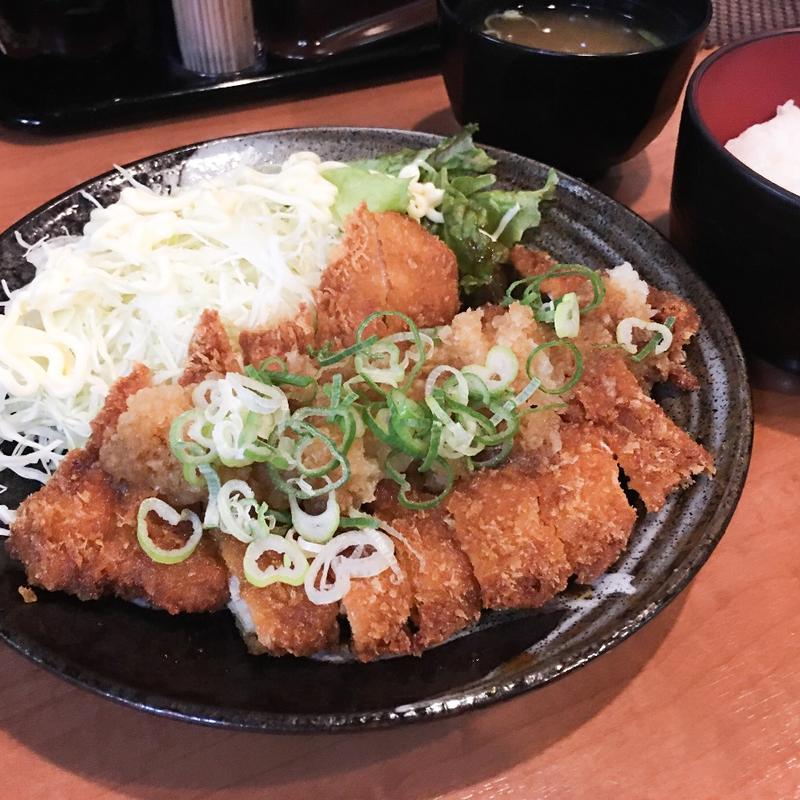 チキンおろしカツ定食(焼肉まるしま 本店)