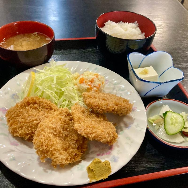 チキンカツランチ(かつ丼·とんかつの高砂食堂 · Oiwai Crepe(クレープをお祝いのスイーツに))