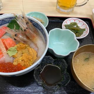 特別丼ミニ(お食事処史実)