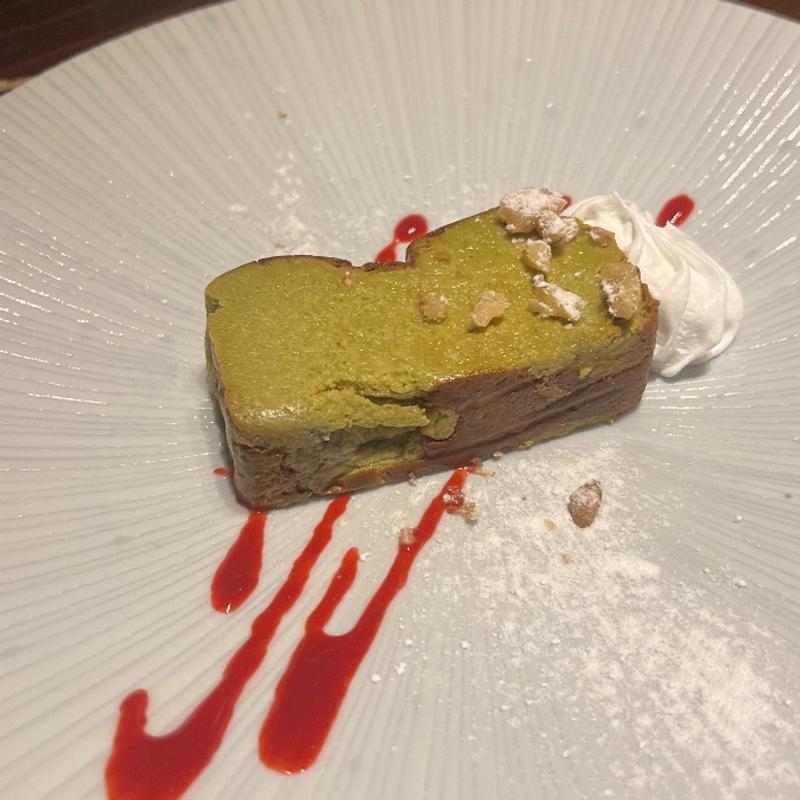 ピスタチオのバスク風チーズケーキ(イカリヤ プチ （Ikariya Petit）)