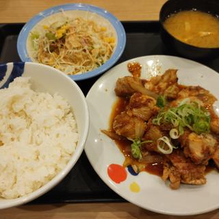 鶏のバター醤油炒めW定食(松屋 下総中山店)