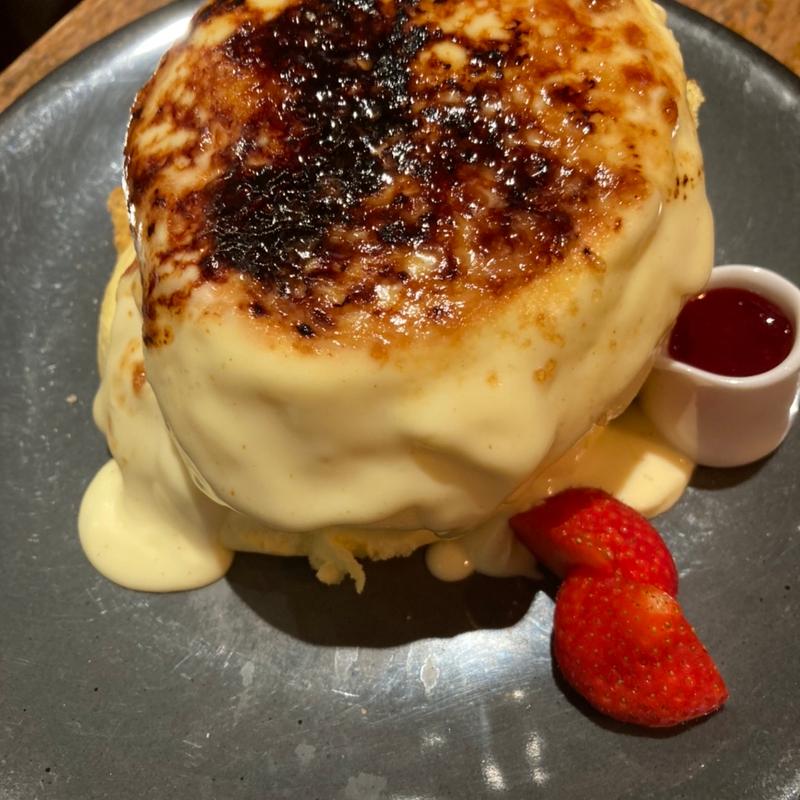 苺ブリュレパンケーキ(EDW yellow 渋谷)