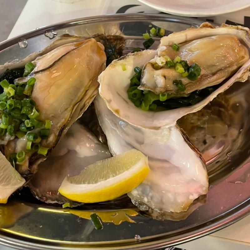 生牡蠣(海鮮バル voopep 神栖横丁店)
