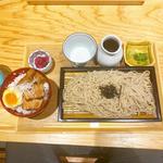 ミニ角煮丼とお蕎麦のセット(鴨しゃぶ粋玄)