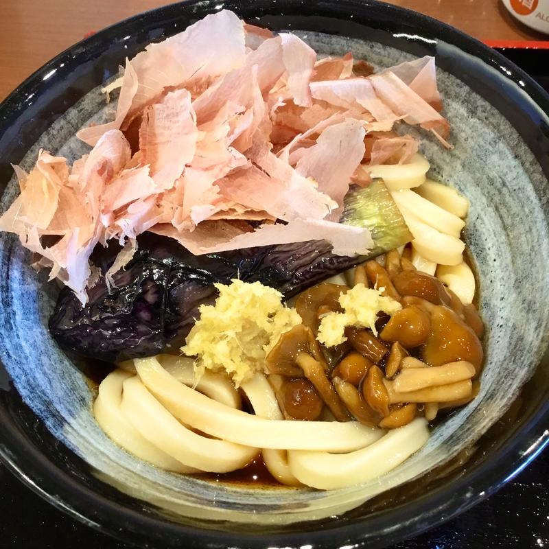 揚げ茄子となめこのぶっかけうどん(讃岐製麺 南陽通)