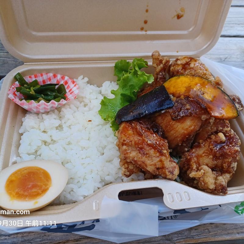 爆盛りからあげ弁当(暴れん坊チキン)