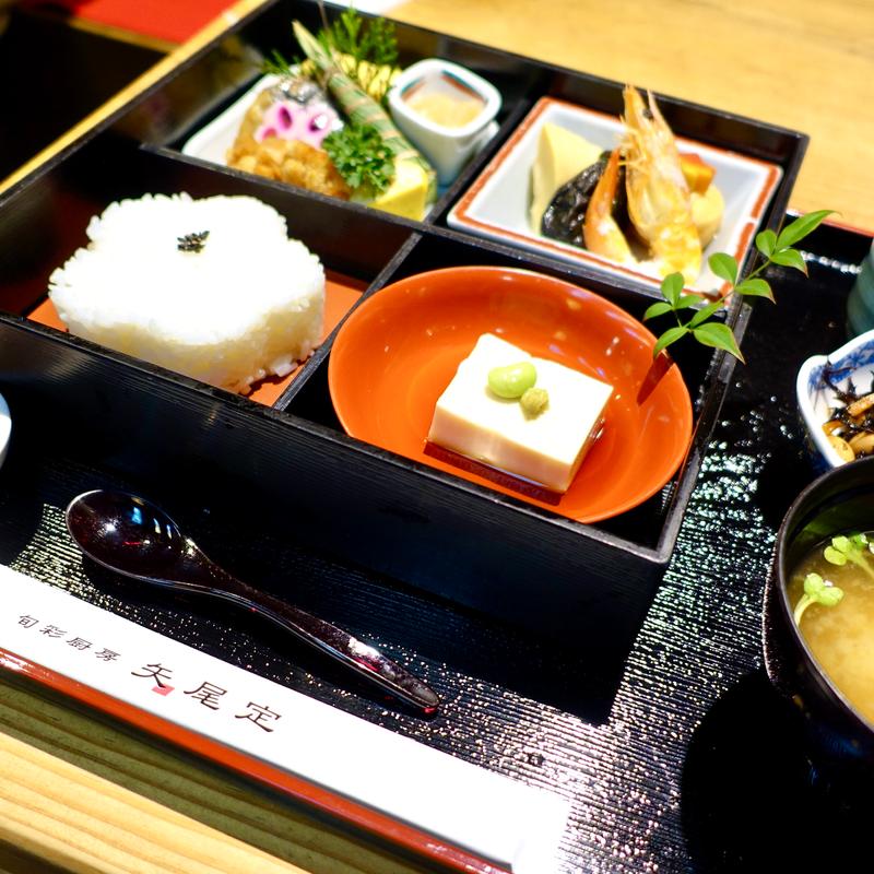 松華堂(ごはん処　矢尾定 （ヤオサダ）)