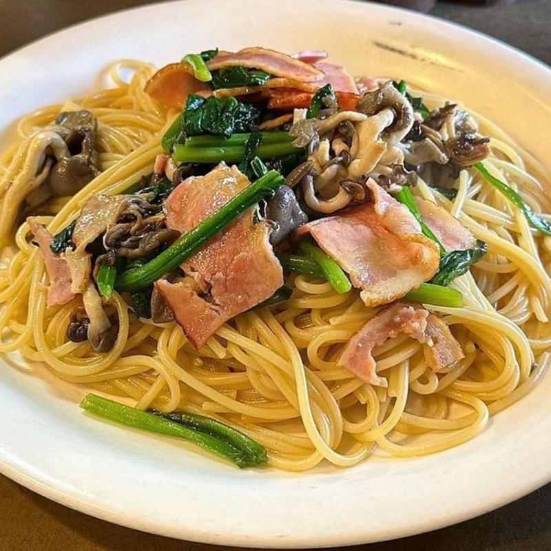 ベーコンとほうれん草(醤油味のバター風味)(マイヨール )