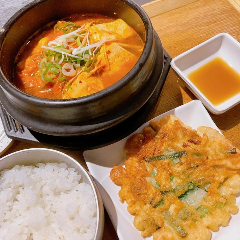 スンドゥブとチヂミのセット(韓美膳(ハンビジェ) ジ・アウトレット広島店)