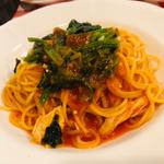 チキンとほうれん草のトマトパスタ(小さなレストラン neko)