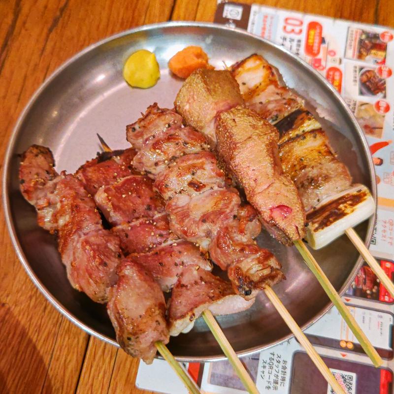 串五本盛り(もつ焼 八郎 横浜ドリームランド店)