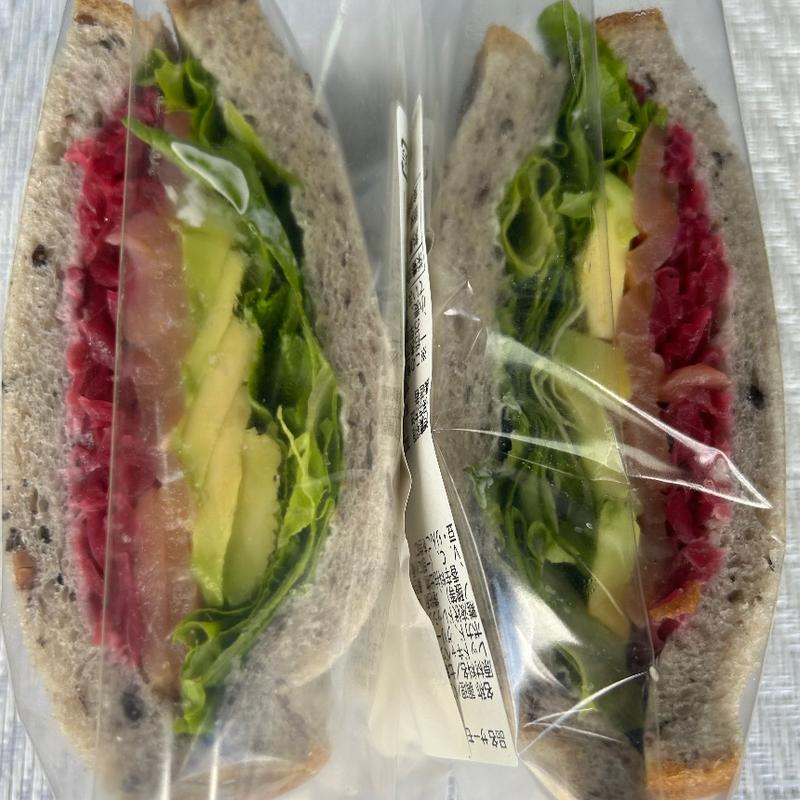 サーモンとアボカドのサンド(サニーサイド枚方長尾店)