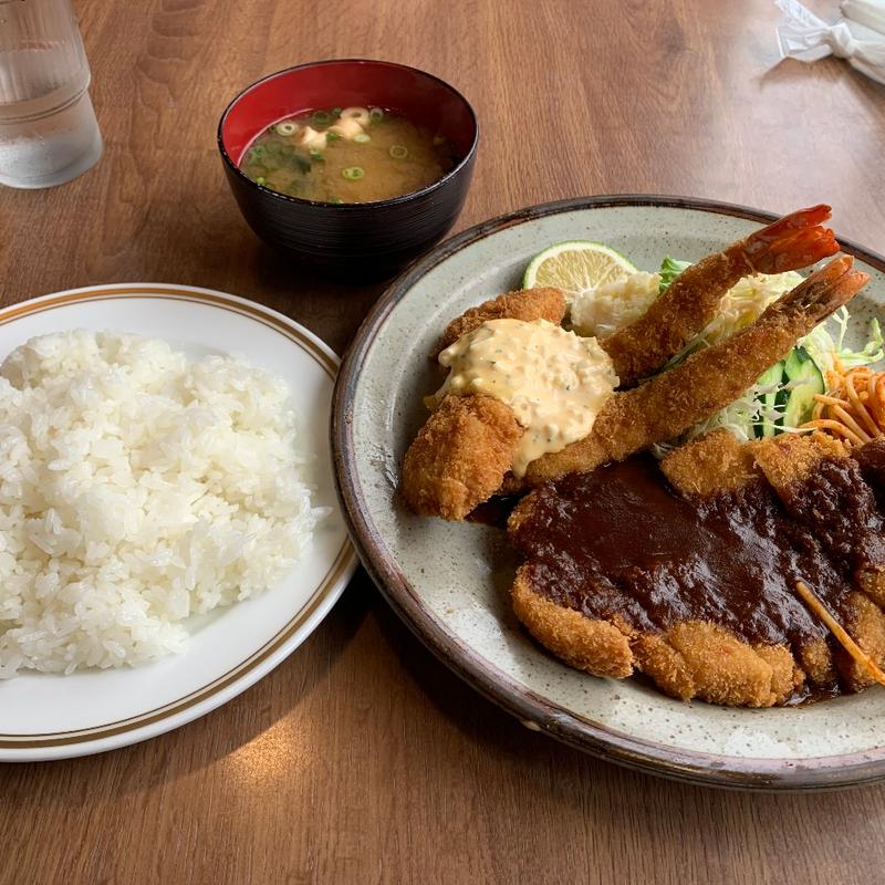 ミックスフライ定食(リボン 石垣店 )